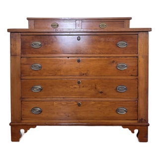 Early 19th Century Vermont Federal Chest of Drawers For Sale