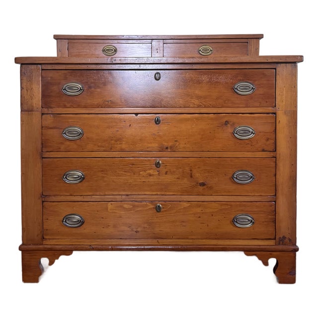 Early 19th Century Vermont Federal Chest of Drawers For Sale
