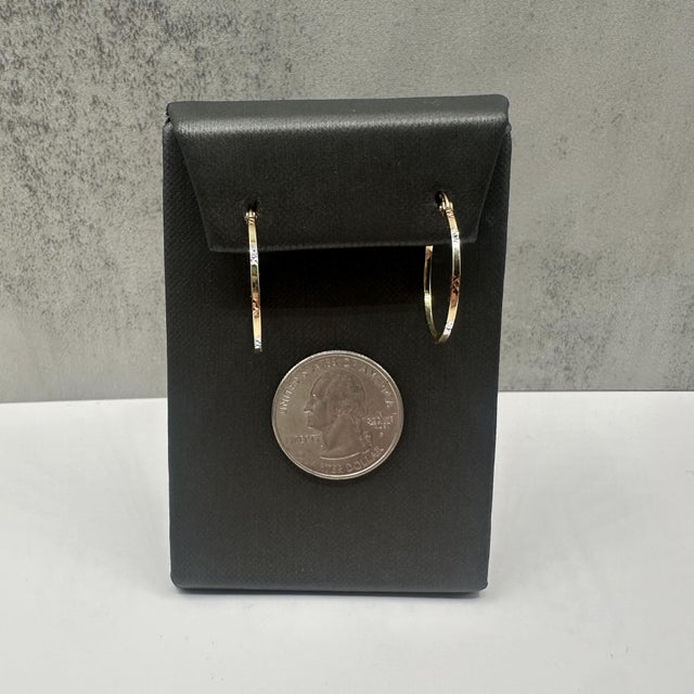 14kt Yellow Gold Hoops With Rose & White Finish – 7/8in, 1.3mm, New, A Pair For Sale - Image 4 of 5