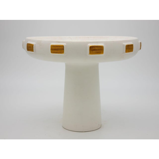 White & Gold Toggle Footed Serving Bowl or Platter, Handley Drive, Portugal 2016 For Sale In New York - Image 6 of 7