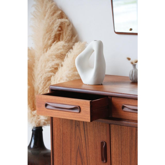 Vintage Teak Fresco Sideboard by Victor Wilkins for G-Plan, 1960s For Sale - Image 6 of 18