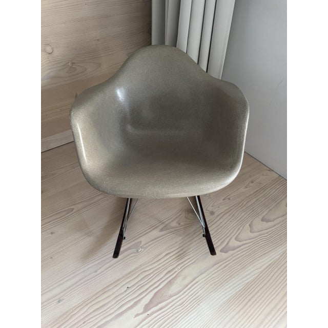 Elephant Grey Rocking Chair by Charles and Ray Eames for Herman Miller, 1965 For Sale - Image 17 of 18