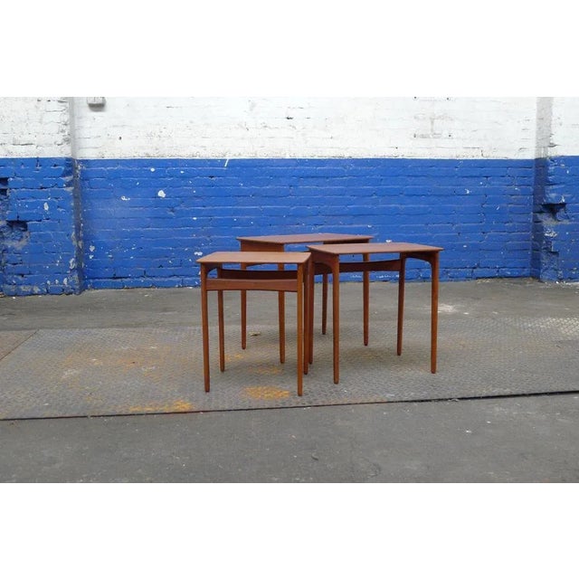 Mid-Century Modern Danish Model 13 Boat-Shaped Nesting Tables in Teak, 1960s, Set of 3 For Sale - Image 3 of 14