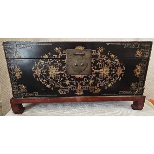 Paint 19th Century Chinese Black Lacquer Storage Box For Sale - Image 7 of 9