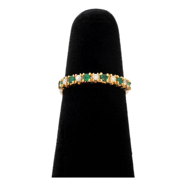 Modernist Emerald and Diamond 14k Yellow Gold Band Ring For Sale