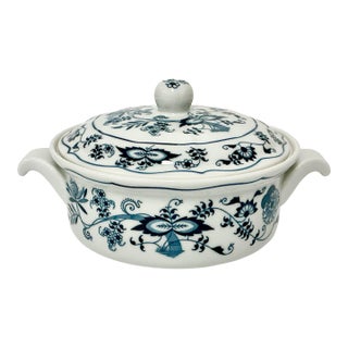 1970s Vintage Japanese Chinoiserie Meissen Blue Danube 9" Covered Casserole. For Sale