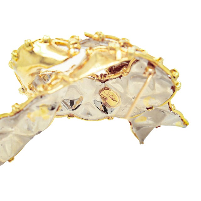 Signed Cartier Mid-Century Modern 18k Yellow & White Gold Two-Tone Ribbon Brooch For Sale - Image 11 of 12