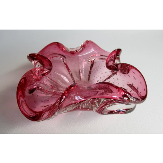 Murano Glass Sommerso C.1970's Italian Hand-Blown Murano Scalloped Sommerso Cranberry With Bullicante' Bubble Inclusions For Sale - Image 4 of 13