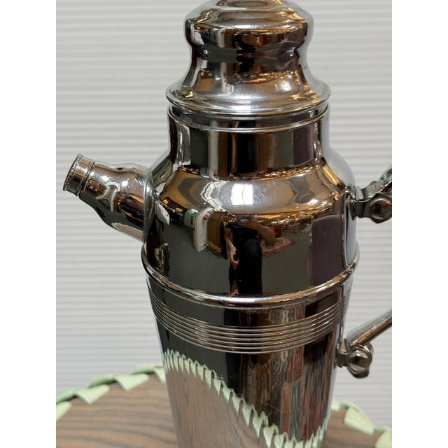 Art Deco Vintage Art Déco Style Silver-Toned Cocktail Shaker For Sale - Image 3 of 12