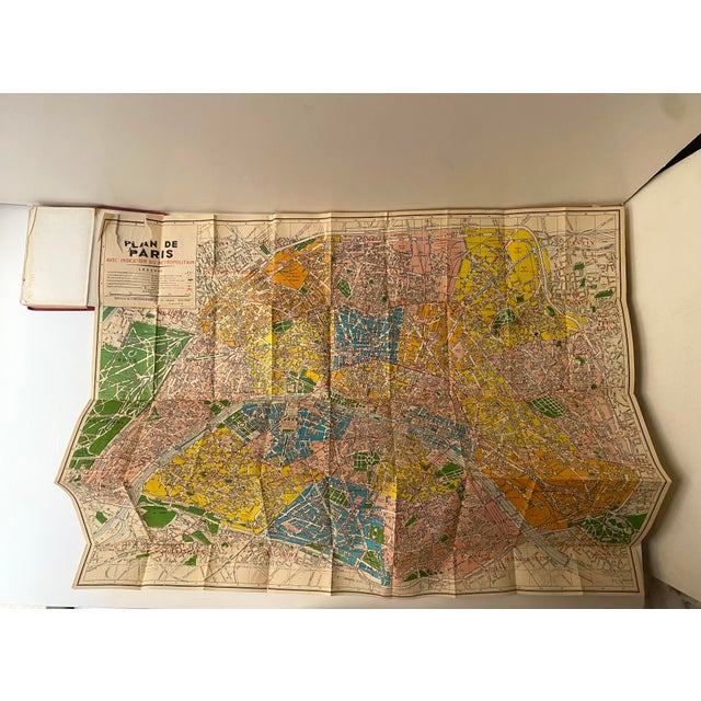 Paris Arrondissement Guidebook, France, Circa 1970s For Sale - Image 12 of 14