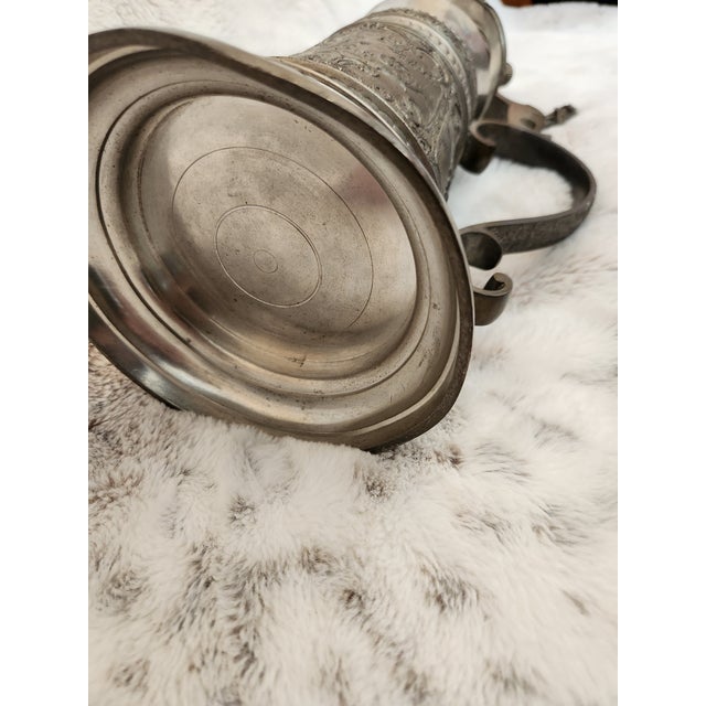 Late 20th Century Antique German Historicism Solid Pewter Beer Stein With Johann Wolfgang Von Goethe Thumb-Lift For Sale - Image 5 of 9