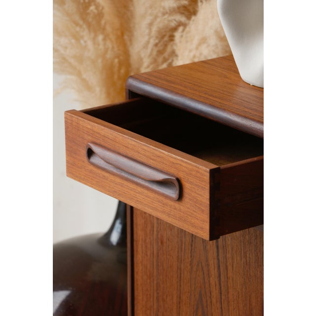 Vintage Teak Fresco Sideboard by Victor Wilkins for G-Plan, 1960s For Sale - Image 4 of 18