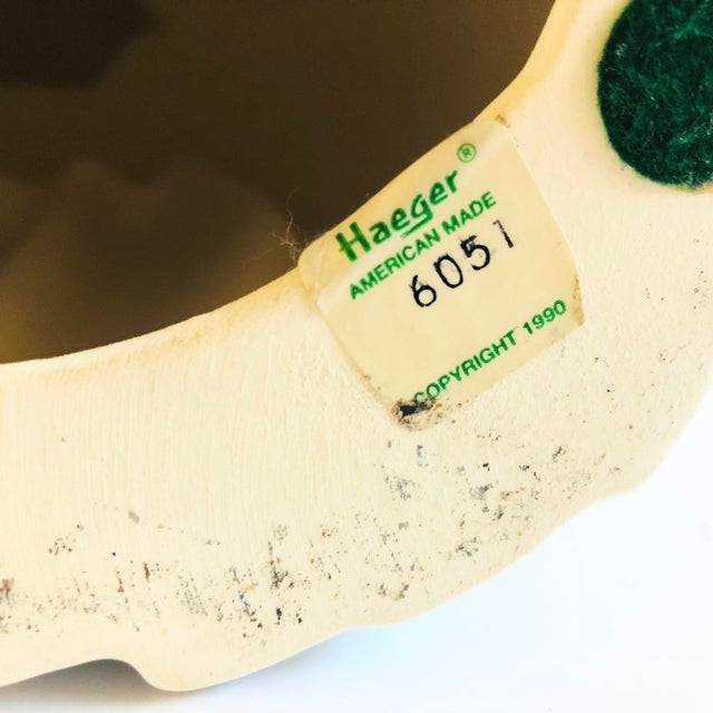 Large Postmodern Haeger Lovers Sculpture - 1990 For Sale - Image 9 of 9