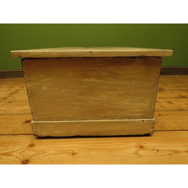 Folk Art Painted Blanket Box with Barn Star Design, 1890s For Sale - Image 12 of 18
