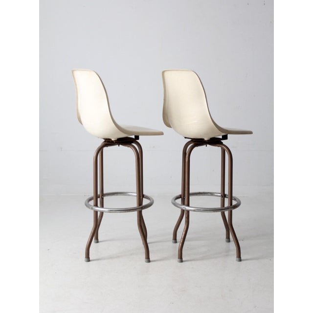 Mid Century Fiberglass Shell Swivel Bar Stools Pair For Sale - Image 12 of 12