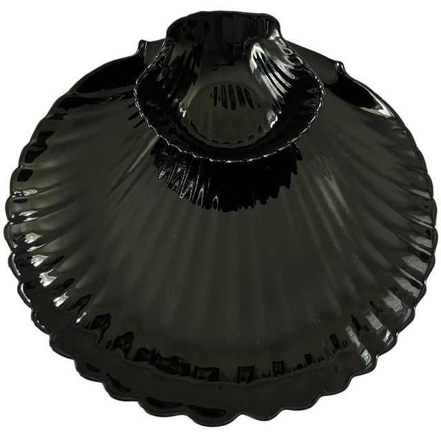 Aldo Tura 1960s Arcoroc France "Coquillage" Black Glass Shell Serving Set – 16 Pieces With Chip & Dip Platter For Sale - Image 4 of 13