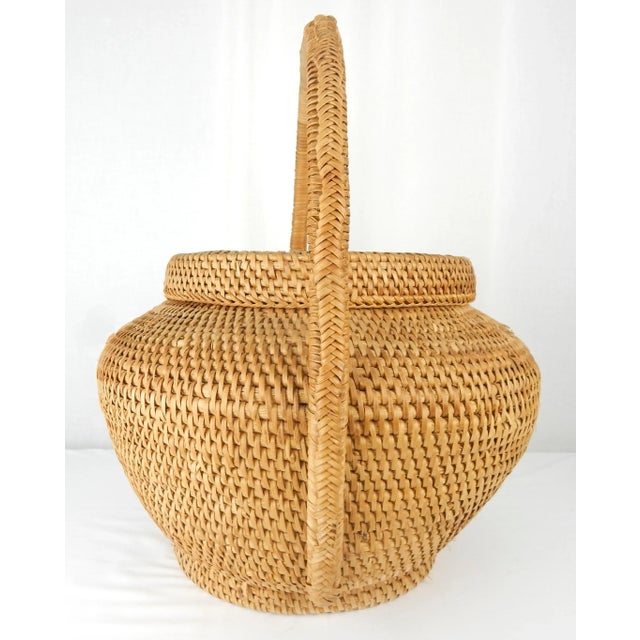 Rustic Large Hand-Woven Vintage Basket With Handle and Lid For Sale - Image 3 of 12