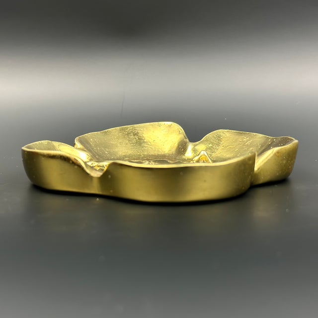 Mid-Century Virginia Metalcrafters Heavy Brass Fox Dish Paperweight or Ashtray For Sale In Philadelphia - Image 6 of 10