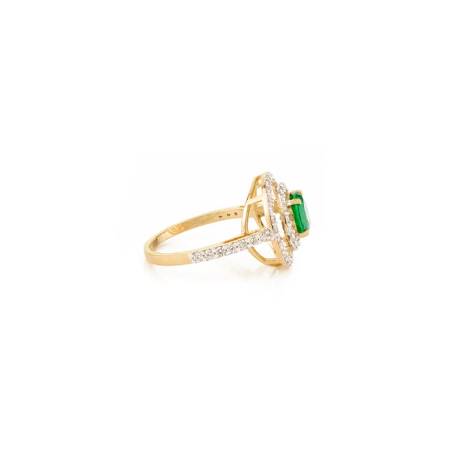 18k Halo Diamond Round Emerald Bridal Ring Size 6 For Sale In New York - Image 6 of 12