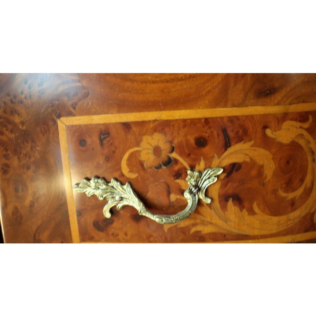 Baroque bedside table, slightly wavy front with rounded corners, complete with three drawers. Dutch-style inlays in walnut...