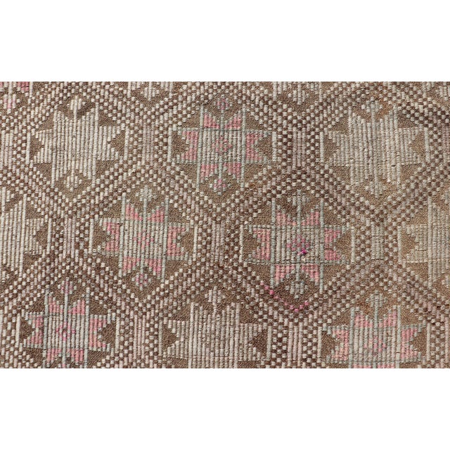 Vintage Turkish Embroidered Kilim With All-Over Star Design on a Taupe Ground For Sale In Atlanta - Image 6 of 13