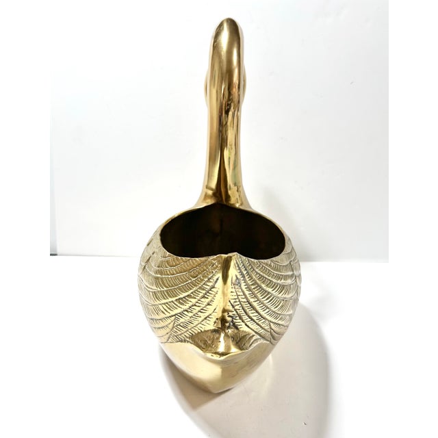 1960s Vintage Brass Swan Cachepot – Hollywood Regency Bar Cart & Bookshelf Decor Accent For Sale - Image 5 of 10