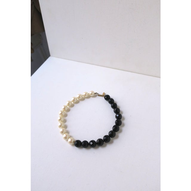 Black and White Faux-Pearl Bead Collar Necklace by Miriam Haskell, Circa 1970s For Sale - Image 11 of 16
