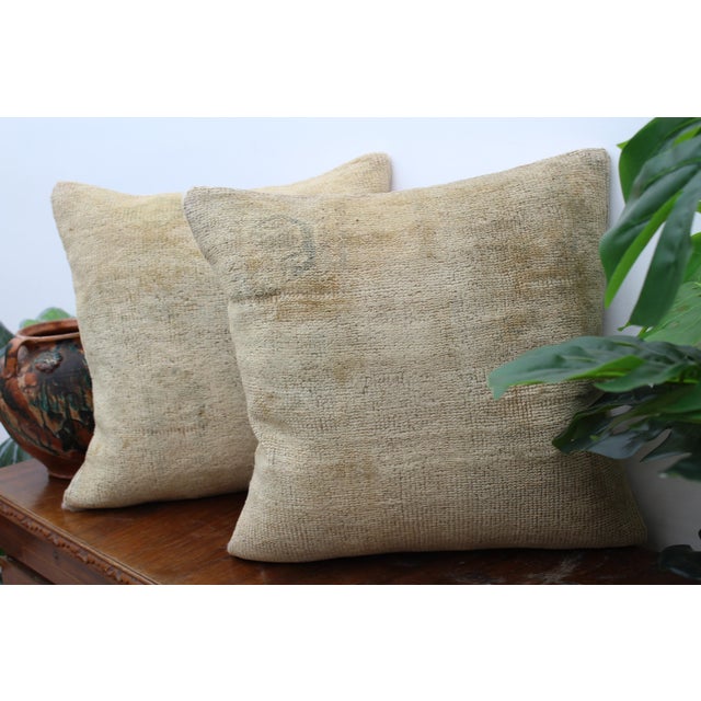 This Turkish pillow cover is made from the highest quality Turkish Vintage Rug in 100% wool on the front. The back is...