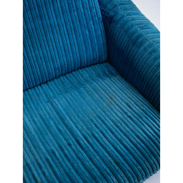 Mid-Century Space Age Loveseat For Sale In New York - Image 6 of 12