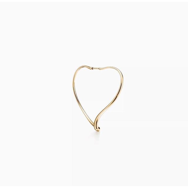 Late 20th Century Pair of Tiffany & Co., Elsa Peretti, 18k Yellow Gold Large Open Heart Hoop Earrings For Sale In Chicago - Image 6 of 7