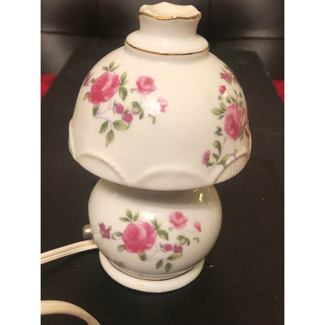 1970s 1970s Mid-Century Modern Japanese Porcelain Cabbage Rose Accent Lamp by i.w. Rice For Sale - Image 5 of 6