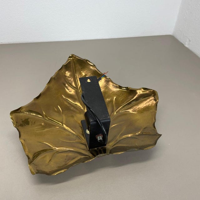 Brass Leaf Theatre Wall Light Sconce by Ravarini Castoldi, Milan, Italy, 1970s For Sale - Image 17 of 18