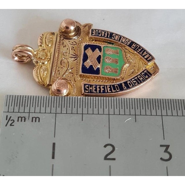 Metal Antique Gold and Enamel Amateur Bowling League Medallion from Vaughton & Sons, 1918 For Sale - Image 7 of 8