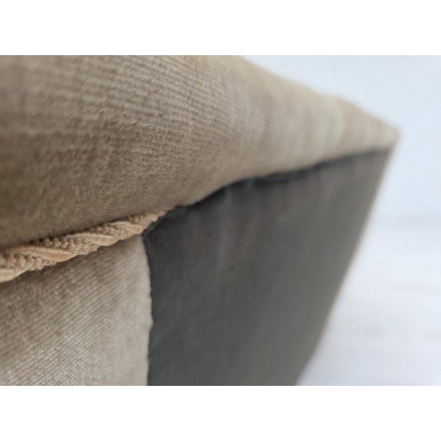 Danish 3-Seater Sofa in Green Velour with Oak Legs, 1960s For Sale - Image 11 of 18