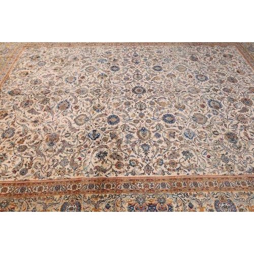 Middle Eastern Rug in Pure Wool For Sale - Image 3 of 6