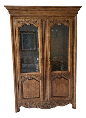 Hickory Furniture French Provincial Style China Display Cabinet