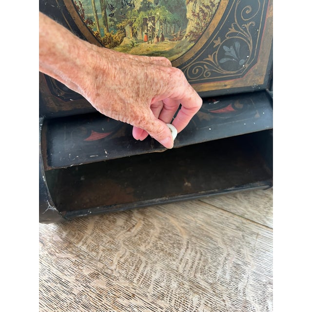 Mid 19th Century Antique Chinoiserie Large Size Toleware Tea Caddy For Sale - Image 4 of 12