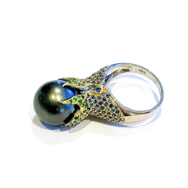 Baroque Bochic “Orient” Vintage South Sea Pearl & Fancy Blue Sapphires Ring Set 18K Gold For Sale - Image 3 of 11