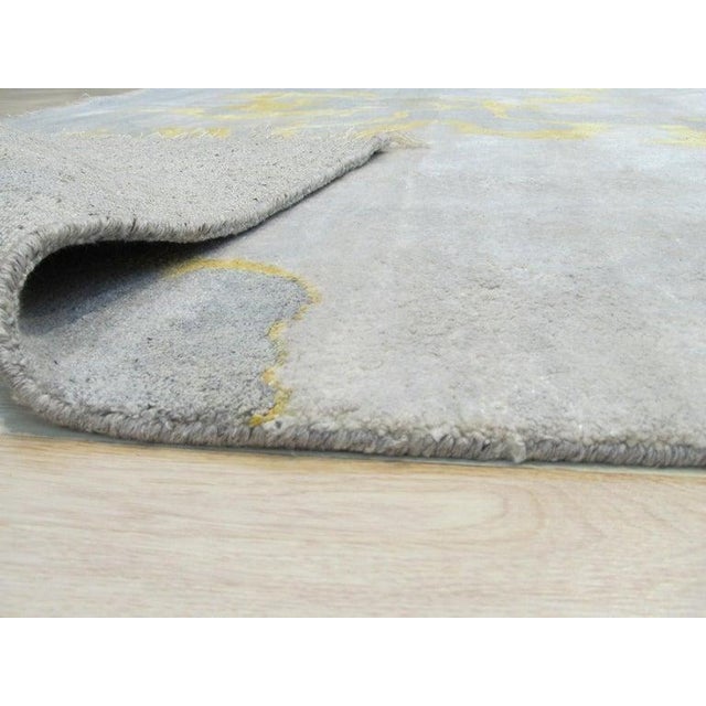 2020s 8x10 Gray Hand-Knotted Wool Bamboo Silk Distressed Damask Abstract Carpet Rug For Sale - Image 5 of 7