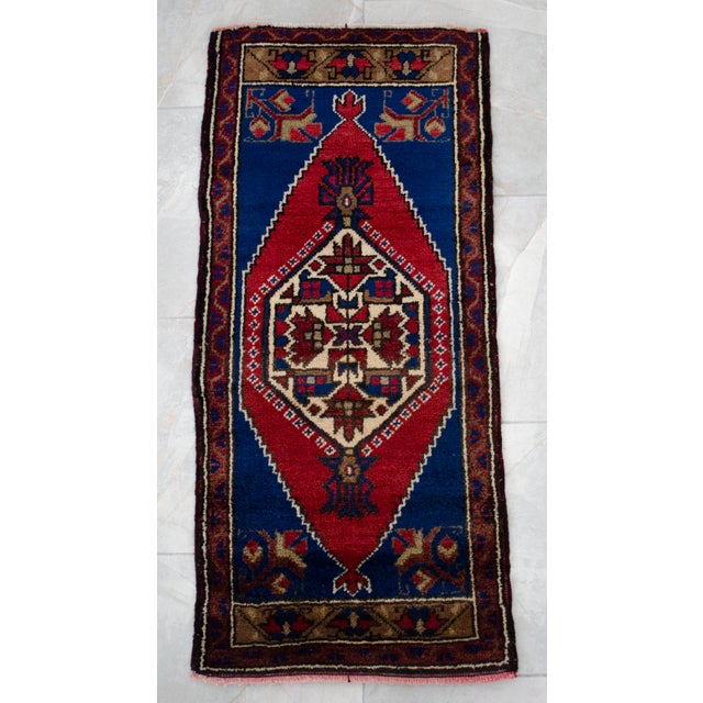 Vintage Small Rug Hand Made Mat Turkish Rug Enrty Decor Bath Mat- 1′8″ × 3′9″ For Sale - Image 4 of 13