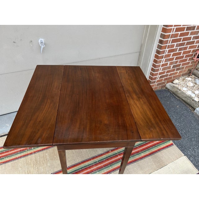 Antique Mahogany Federal Hepplewhite Drop-Leaf Pembroke Table, Pennsylvania 1800 For Sale - Image 9 of 12