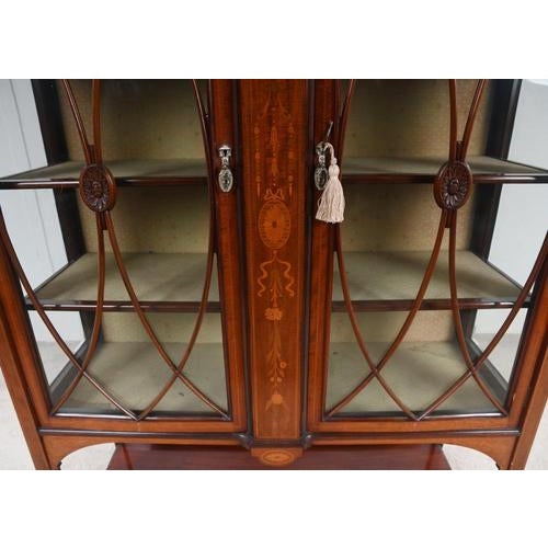 Edwardian Sheraton Revival Inlaid Mahogany Display Cabinet with Glazed Doors, 1890s For Sale - Image 4 of 10