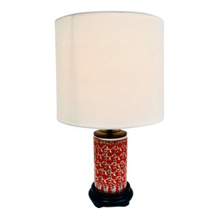 Chinese Red Floral Motif Porcelain Table Lamp For Sale