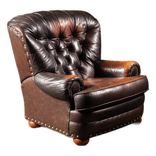Vintage English Tufted Leather Club Chair in Brown For Sale