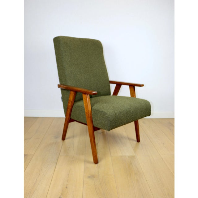 Green Vintage Lounge Chair in Green Olive Boucle, 1970s For Sale - Image 8 of 11