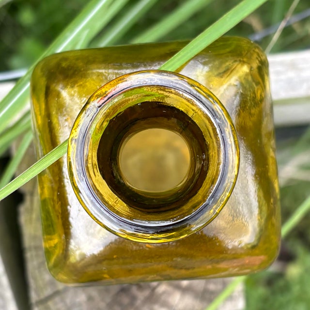 1970s Vintage Mid-Century Hand-Blown Amber Glass Bud Vase For Sale - Image 5 of 10