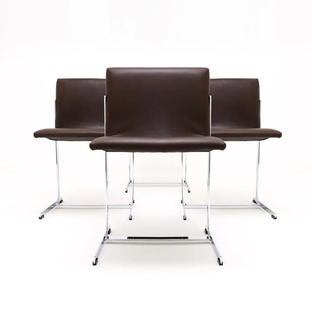 Circular Dining Table and Leather Chairs attributed to Richard Young for Merrow Associates, 1960s, Set of 5 For Sale - Image 9 of 11