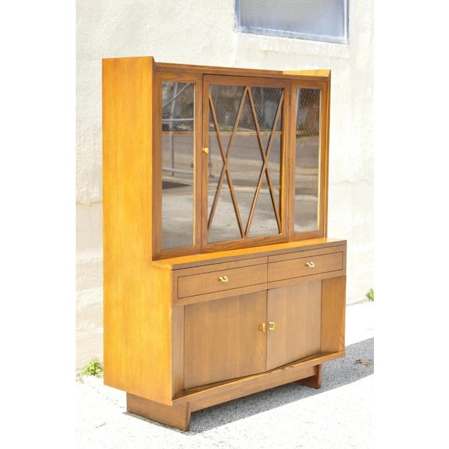 Vintage Raymond Loewy for Mengel Mid Century Modern Sculpted Oak China Cabinet. Item features beautiful wood grain, 3...