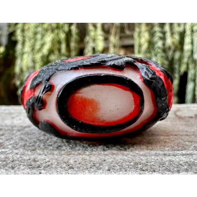 Antique Peking Glass Black Red Double Overlay Dragon Snuff Bottle For Sale - Image 12 of 12