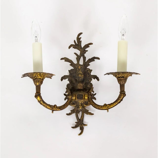 1940s 1940s Cast Brass Acanthus Leaves 2-Light Sconce For Sale - Image 5 of 11
